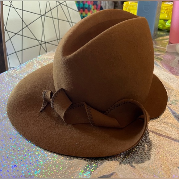 J. Peterman hat made in Italy 100% Wool main image 4